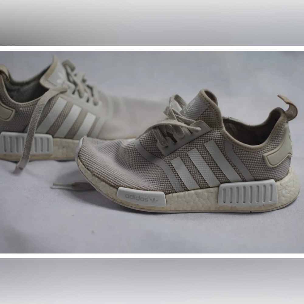 Adidas Boost LHG029003 Size 6 Off White Running Shoes